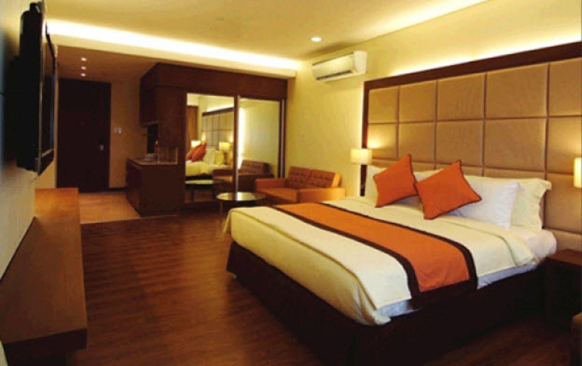 Santomas Suites Santo Tomas Bagian luar foto